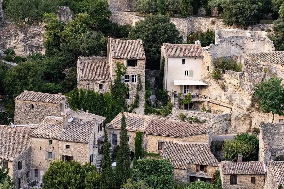 Quelles sont les dimensions d’une maison typique en France